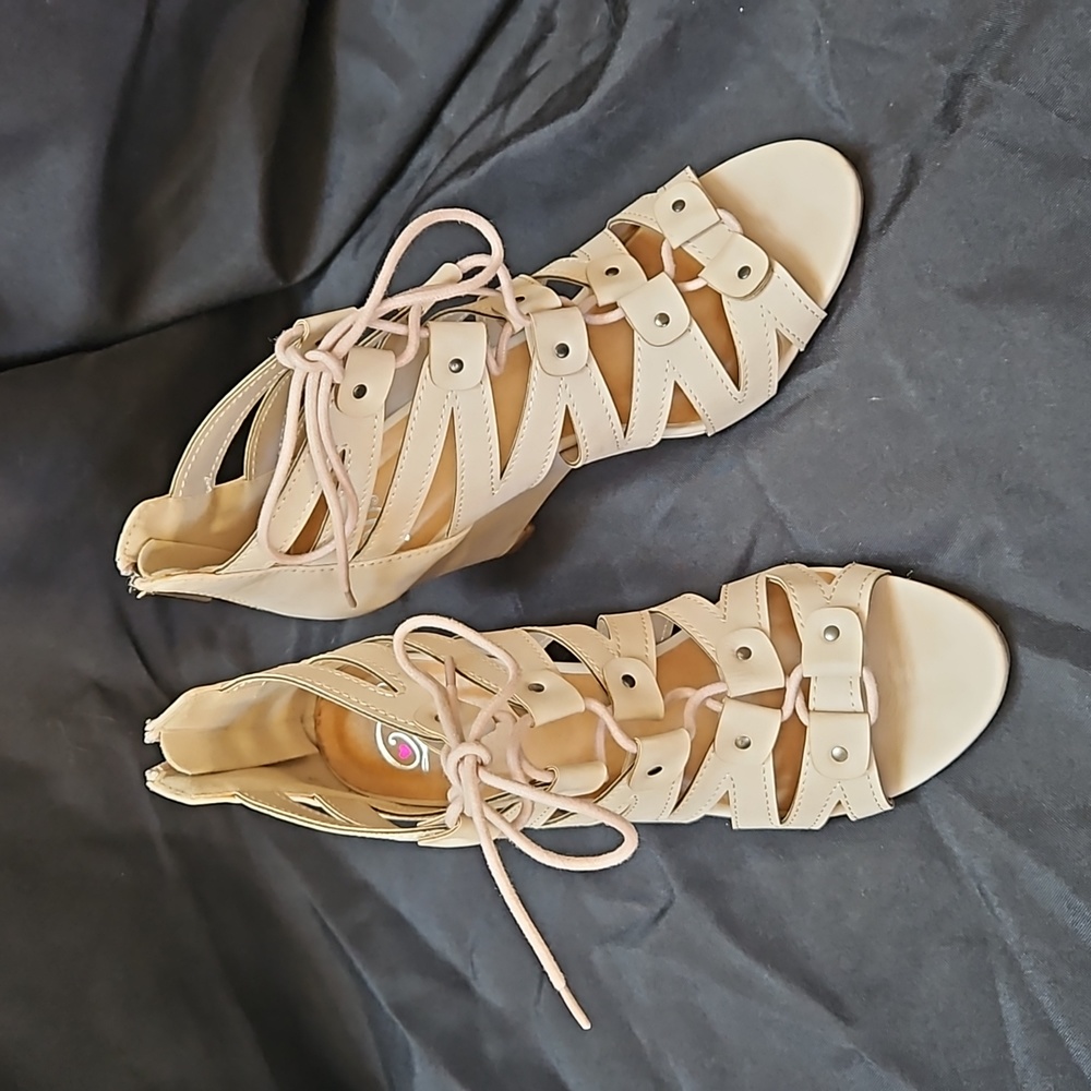 AKIRA wedge sandals